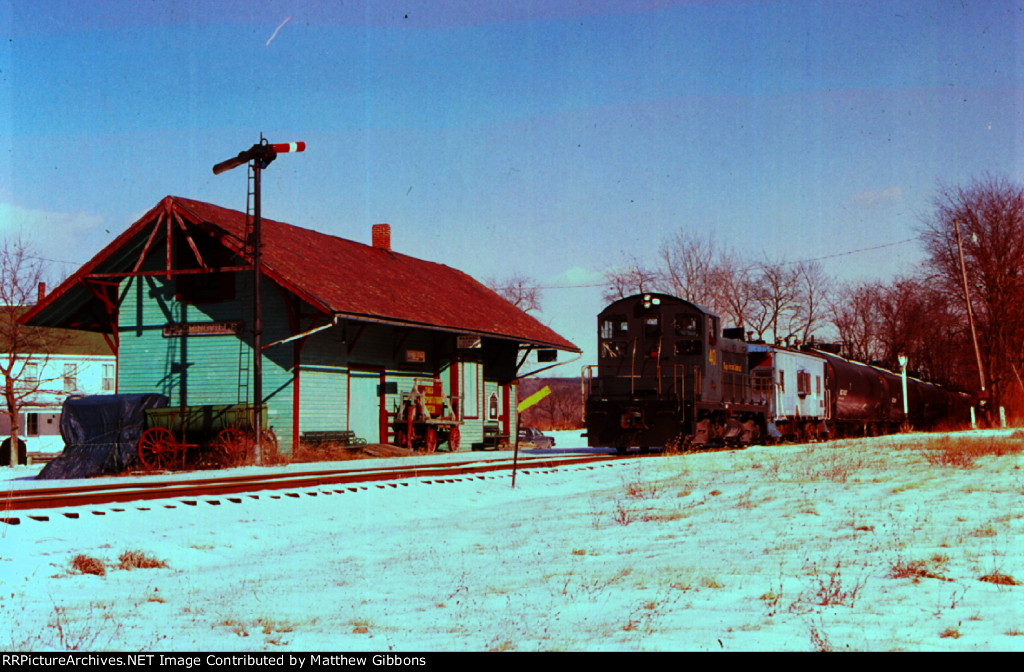 LS/Tioga Scenic #40 with propane train